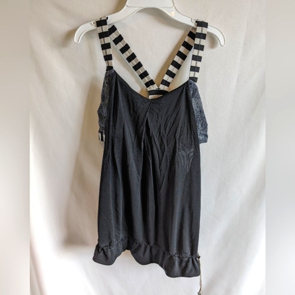 Lululemon Sports‎ Bra Tank size Medium? Black